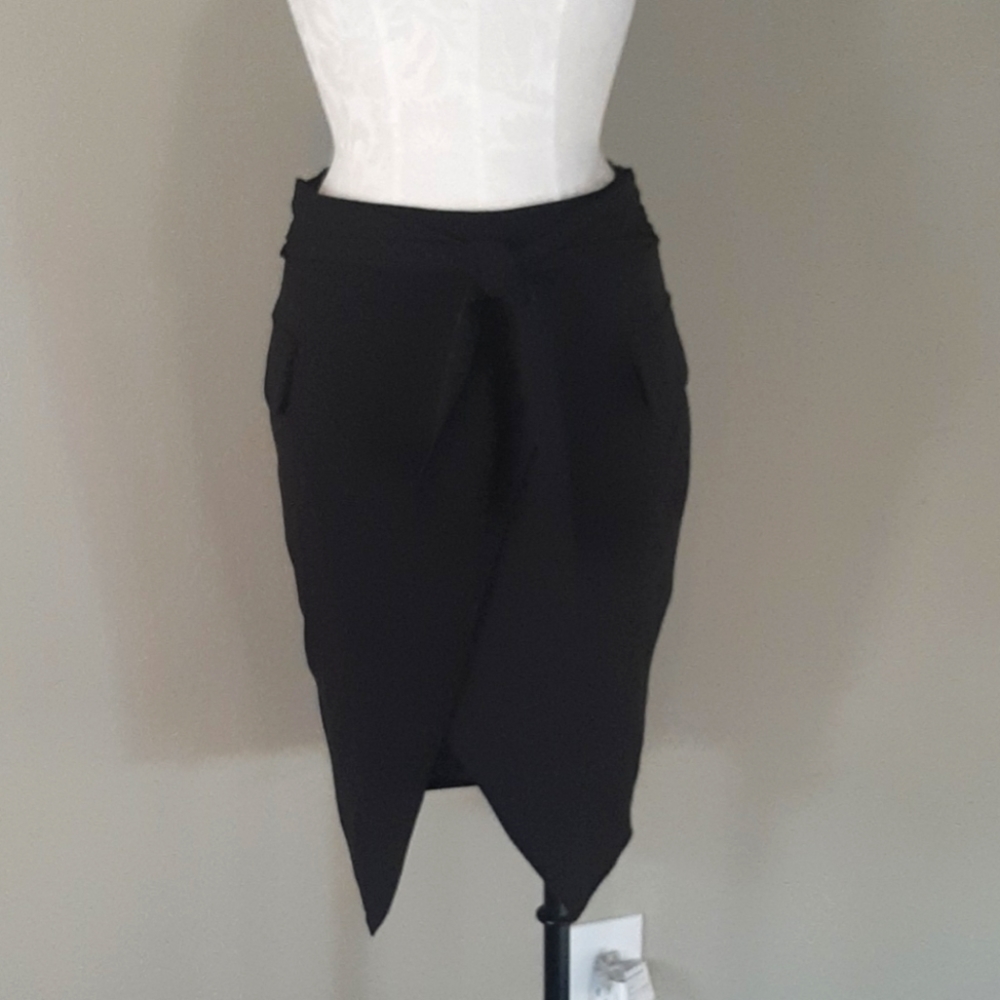 Meduim black skirt
